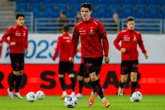 Ulrik Mathisen of Brann warms up