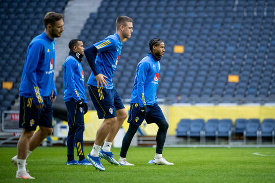 Robin Quaison, Emil Holm and Jens Cajuste of the Swedish