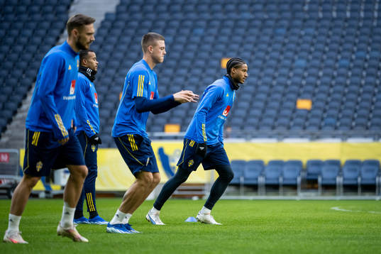 Robin Quaison, Emil Holm and Jens Cajuste of the Swedish