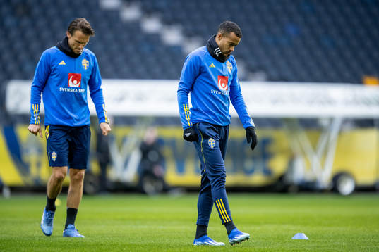 Albin Ekdal and Robin Quaison of the Swedish national