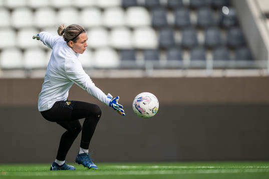 Goalkeeper Jennifer Falk