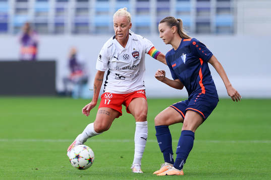 Caroline Seger of Rosengård and Zivana Stupar of Spartak