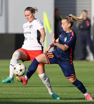Emma Jansson of Rosengård and Tijana Filipovic of Spartak