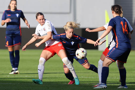 Emma Jansson of Rosengård and Tijana Filipovic of Spartak