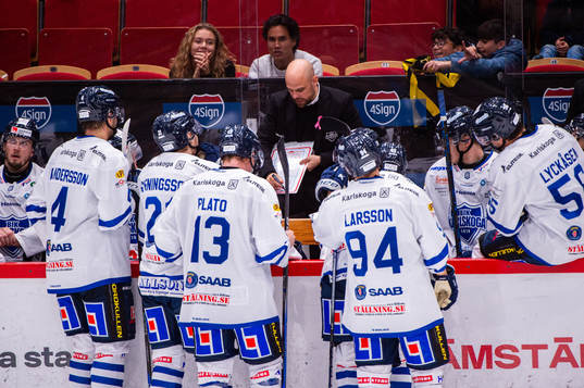 Karlskogas tränare Dennis Hall