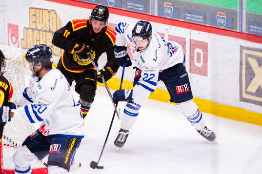 Brynäs Oliver Tärnström och Karlskogas Viktor Lang