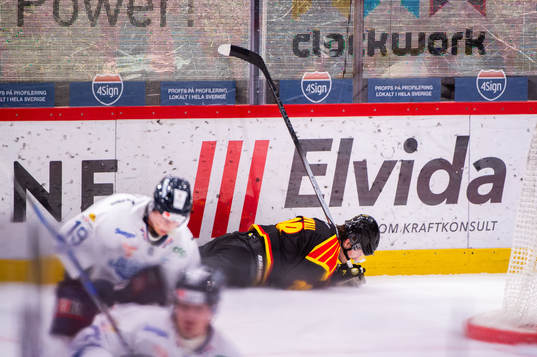 Brynäs Johannes Kinnvall har ont