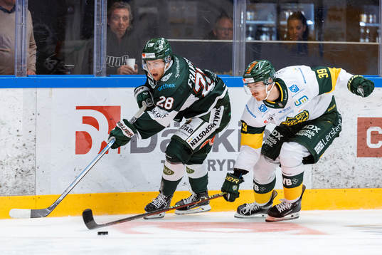 Tingsryds William Fransson och Björklövens Joel Mustonen