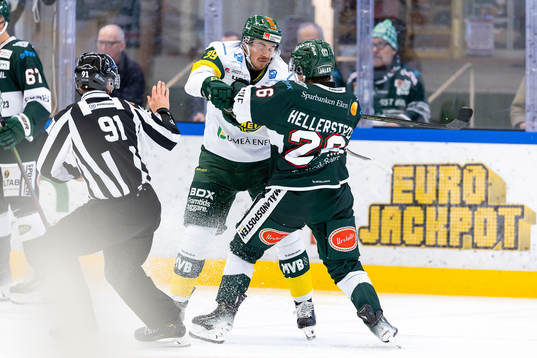 Björklövens Joel Mustonen och Tingsryds Isak Hellerstedt