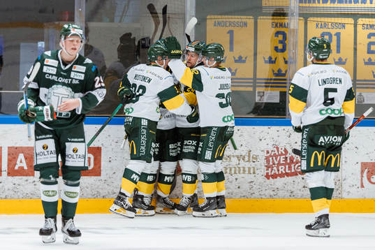 Björklövens spelare jublar