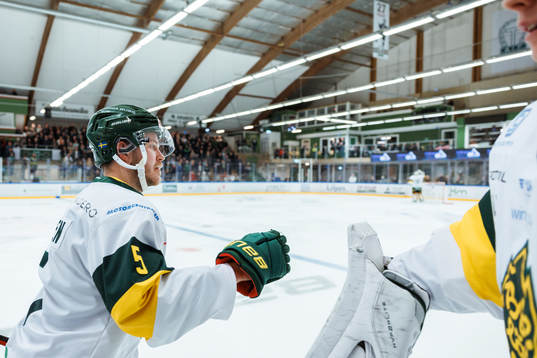 Björklövens Jesper Lindgren jublar