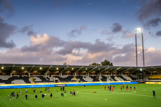 Players of Häcken and Twente