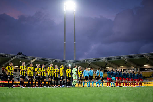 Players of Häcken and Twente