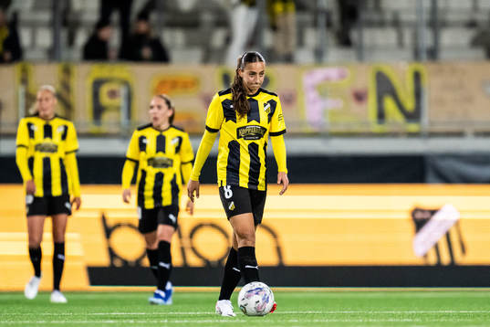 Rusul Rosa Kafaji of Häcken looks dejected