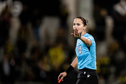 Referee Eszter Urban