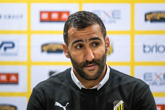 Head coach Mak Lind of Häcken at the press conference