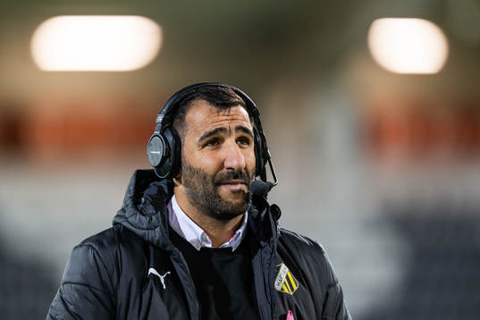 Head coach Mak Lind of Häcken is interviewed