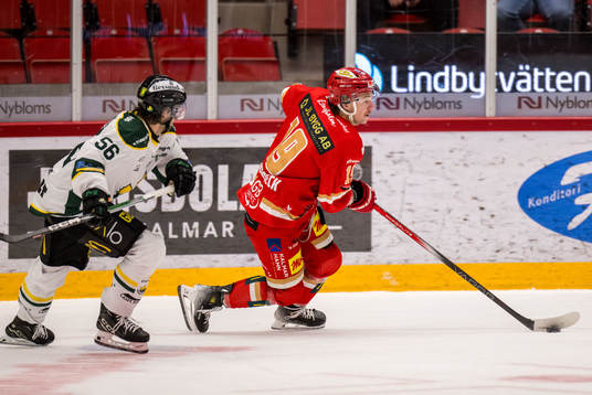 Östersunds Anton Öhman och Kalmars Andrew Vanderbeck