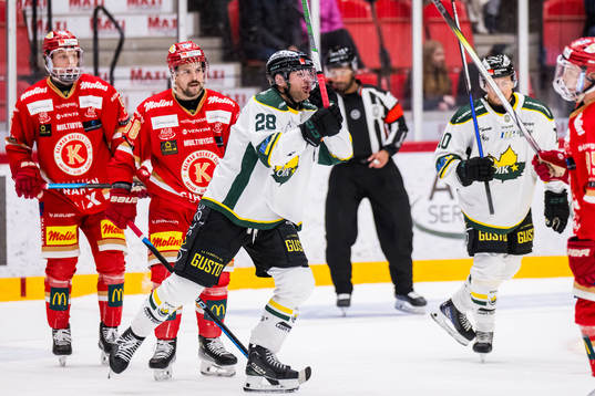 Östersunds Sebastian Fakt jublar
