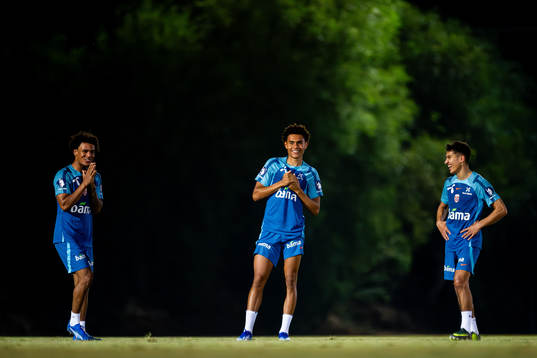 Oscar Bobb, Antonio Nusa and Osame Sahraoui of the