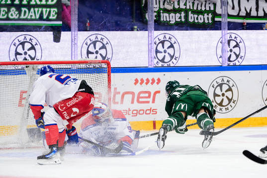 Oskarshamns målvakt Marek Langhamer och Färjestads Joakim