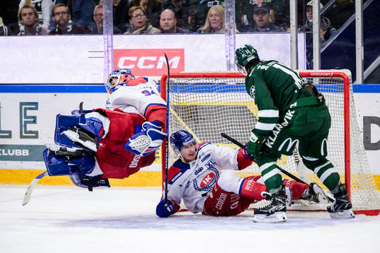Oskarshamns Marek Langhamer och Niclas Burström mot