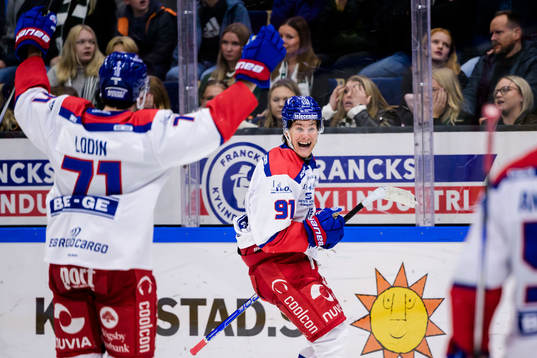 Oskarshamns Logan Hutsko jublar 1-2