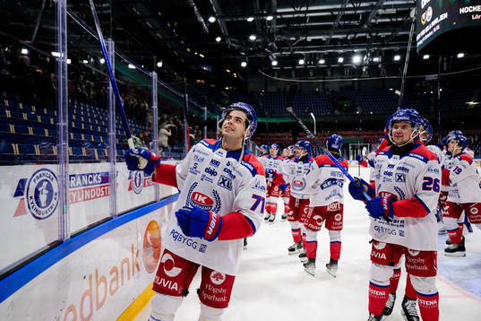 Oskarshamns Viktor Lodin jublar