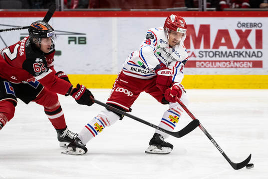 Örebros Robert Leino och Timrås Joonas Lyytinen