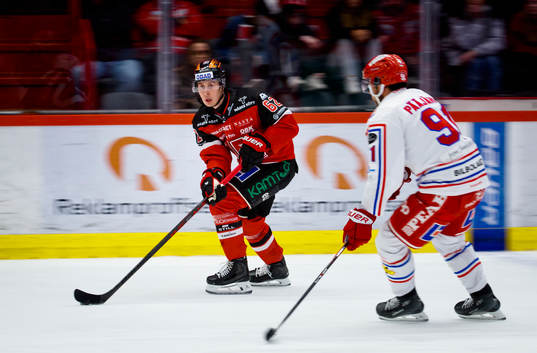 Örebros Robert Leinooch Timrås Magnus Pääjärvi