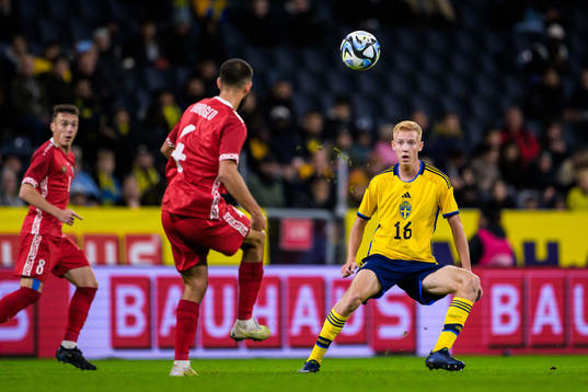 Vladislav Baboglo of Moldova and Hugo Larsson of Sweden