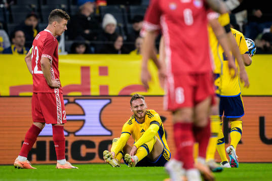 Linus Wahlqvist Egnell of Sweden in pain