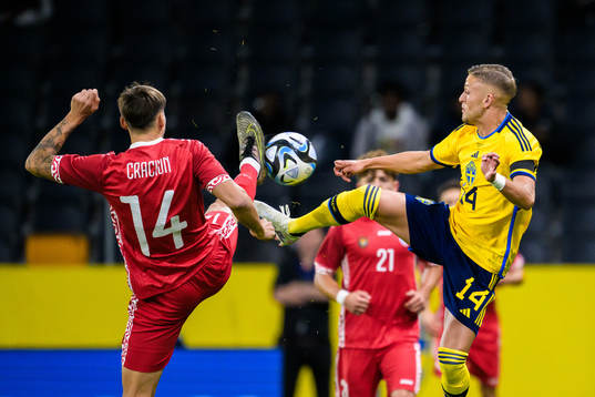 Artur Craciun of Moldova and Jesper Karlsson of Sweden