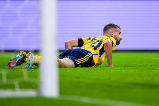 Marcus Rohdén of Sweden looks dejected
