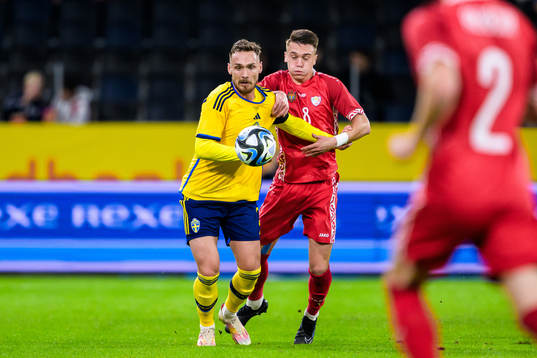 Linus Wahlqvist Egnell of Sweden and Nichita Motpan of