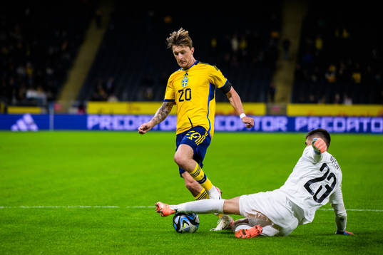 Kristoffer Olsson of Sweden and Dorian Railean of Moldova