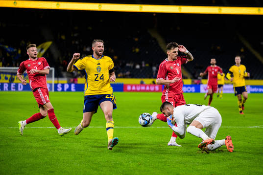Marcus Rohdén of Sweden, Denis Marandici and Dorian