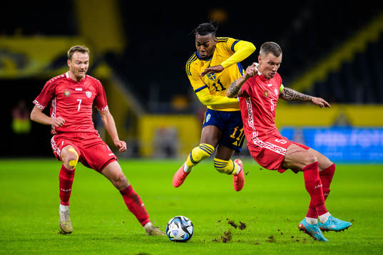 Anthony Elanga of Sweden and Veaceslav Posmac of Moldova