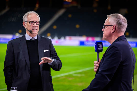 Lars Lagerbäck and head coach Janne Andersson of Sweden in