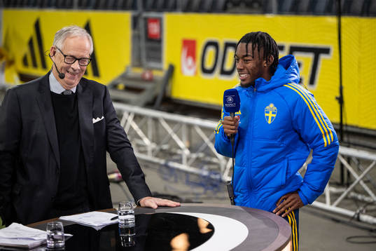 Anthony Elanga of Sweden and lars Lagerbäck in Viaplay’s