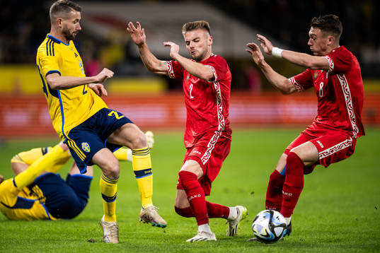Marcus Rohdén of Sweden against Oleg Reabciuc and  Nichita