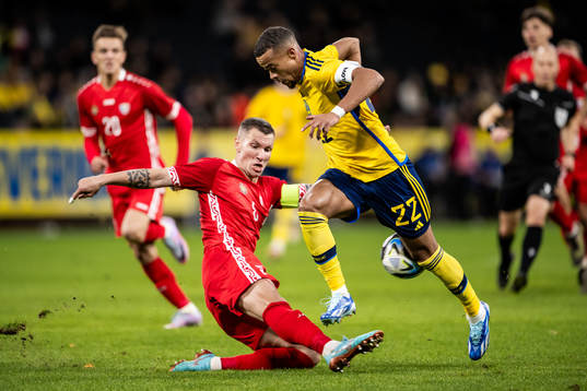Nichita Motpan of Moldova  and Robin Quaison of Sweden