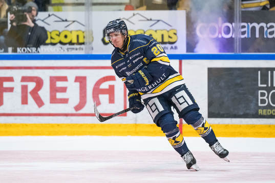 HV71s André Petersson jublar