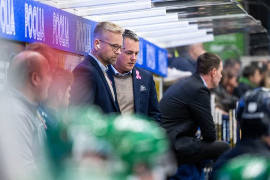HV71s assisterande tränare Johan Davidsson och tränare