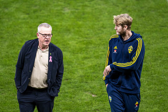 Head coach Janne Andersson and Filip Helander of Sweden