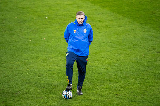 Assistant coach Peter Wettergren of Sweden