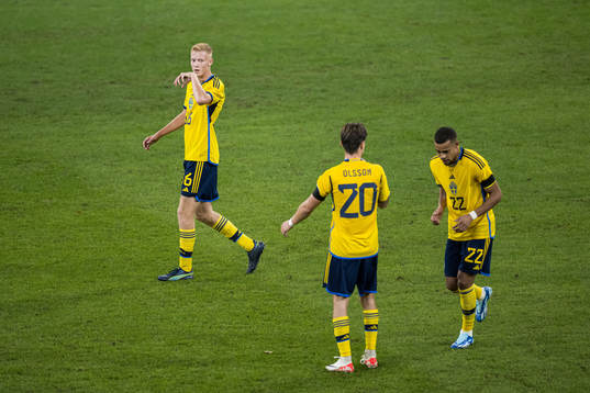 Hugo Larsson of Sweden looks dejected