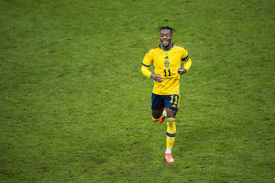 Anthony Elanga of Sweden celebrating