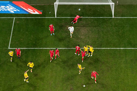 Jesper Karlsson of Sweden celebrate the 3-1 goal with