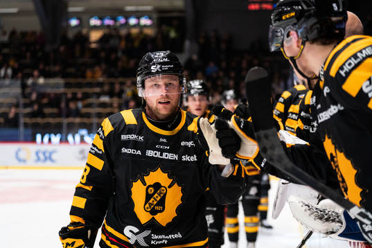 Skellefteås Oskar Nilsson jublar
